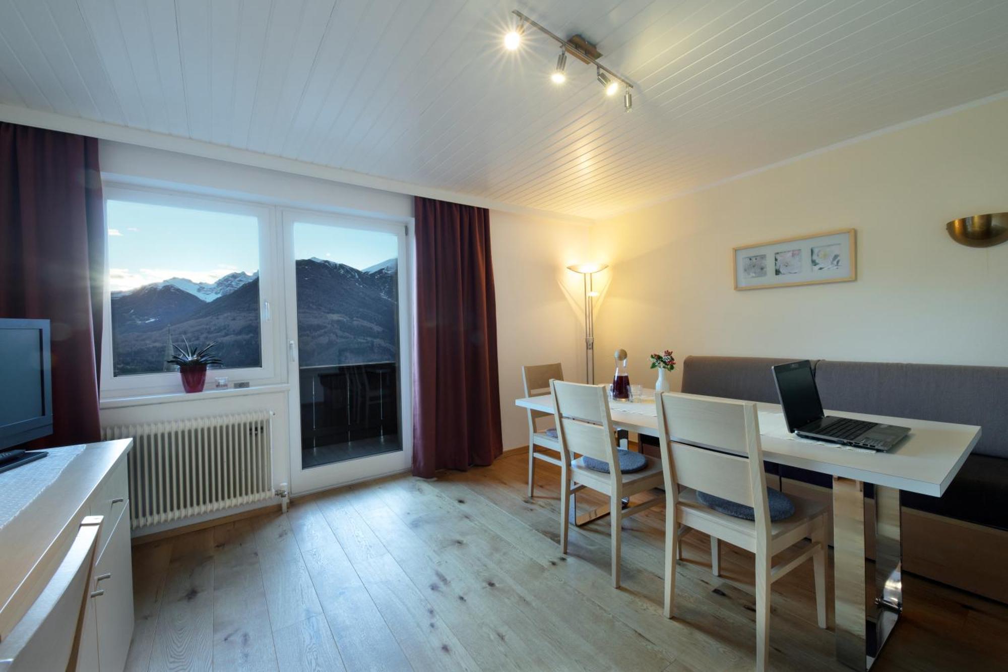Tiroler Alpenhof Apartment *